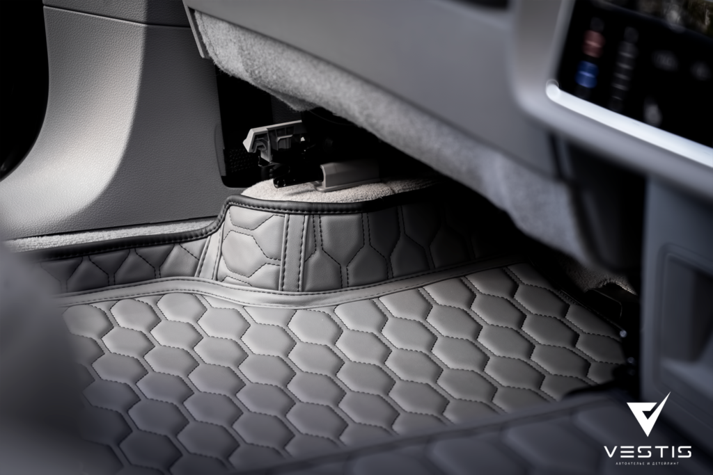 Audi Q7 - Комплект ковриков