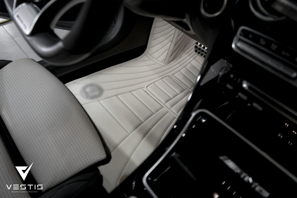 Mercedes Benz C63 - Комплект ковриков, химчистка салона и нанесение воска