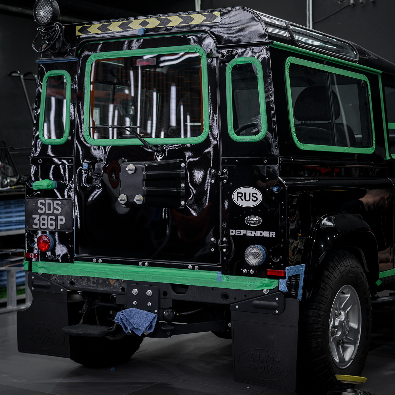 Land Rover Defender - Восстановительная полировка, нанесения воска и антидождя